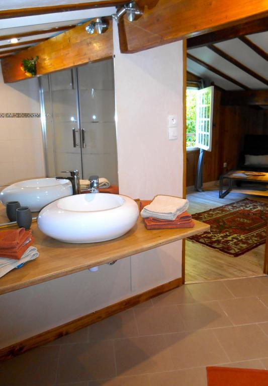 Petit-Palais-et-Cornemps Sous Les Marronniers B&B 객실 사진