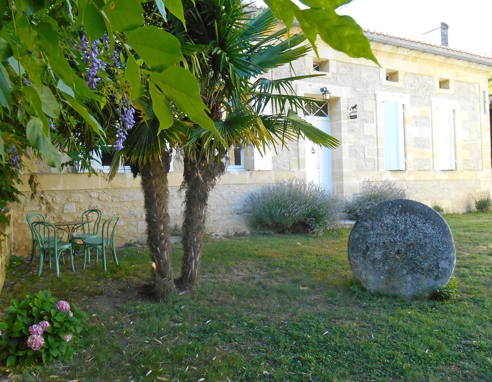 Petit-Palais-et-Cornemps Sous Les Marronniers B&B 객실 사진