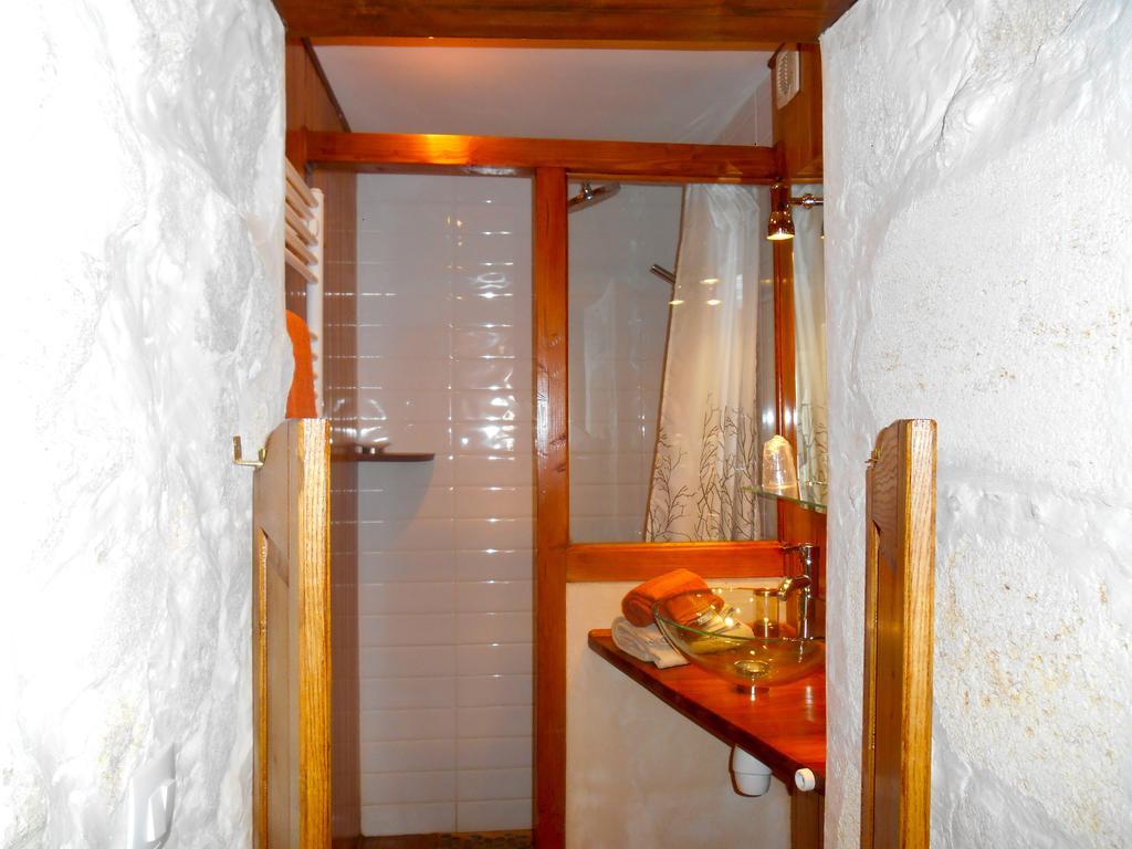 Petit-Palais-et-Cornemps Sous Les Marronniers B&B 객실 사진